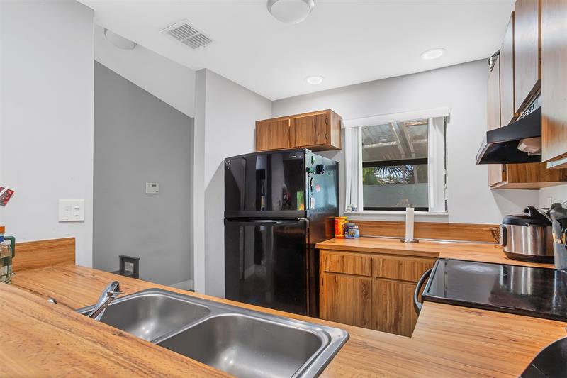 Image 15 of 42 For 8213 100th Dr  8213