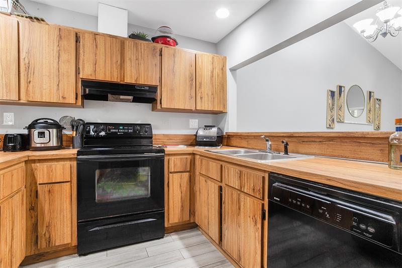 Image 16 of 42 For 8213 100th Dr  8213