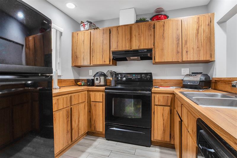 Image 17 of 42 For 8213 100th Dr  8213