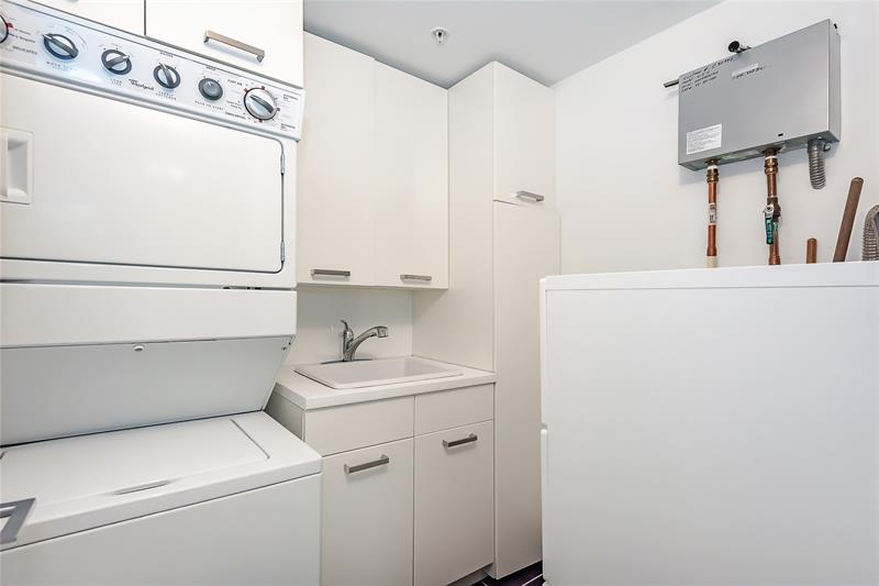 Image 12 of 19 For 1111 1st Ave  Ph3920