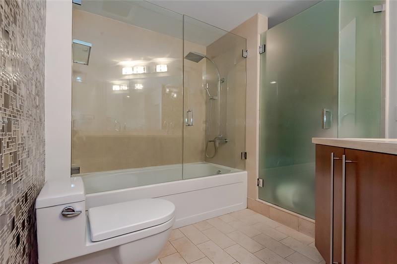 Image 17 of 19 For 1111 1st Ave  Ph3920