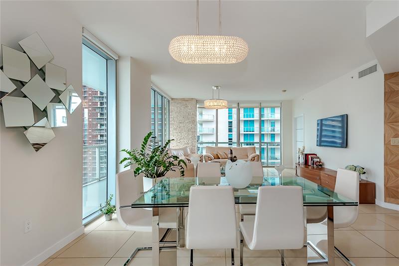 Image 8 of 19 For 1111 1st Ave  Ph3920