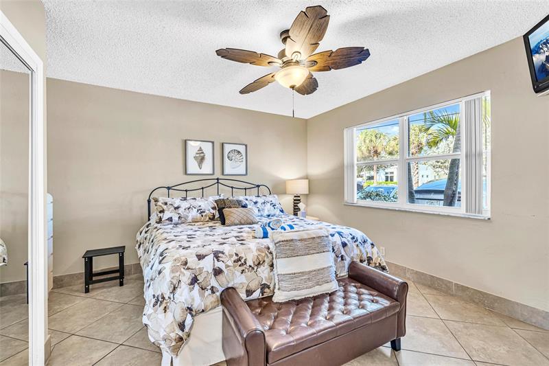 Image 13 of 32 For 4520 El Mar Dr  2