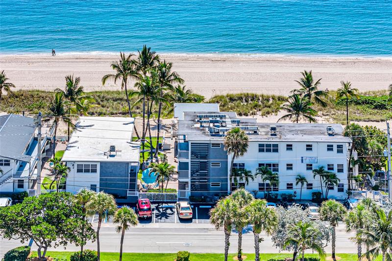 Image 20 of 32 For 4520 El Mar Dr  2