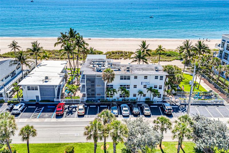 Image 25 of 32 For 4520 El Mar Dr  2