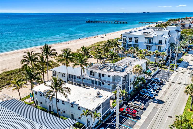 Image 27 of 32 For 4520 El Mar Dr  2