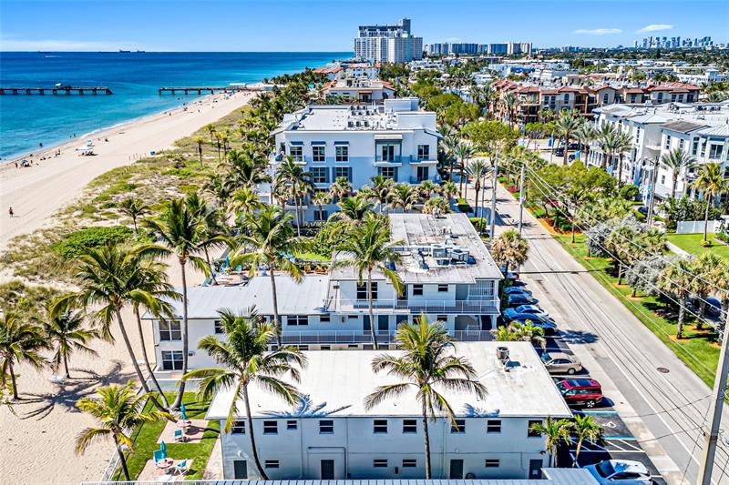 Image 28 of 32 For 4520 El Mar Dr  2