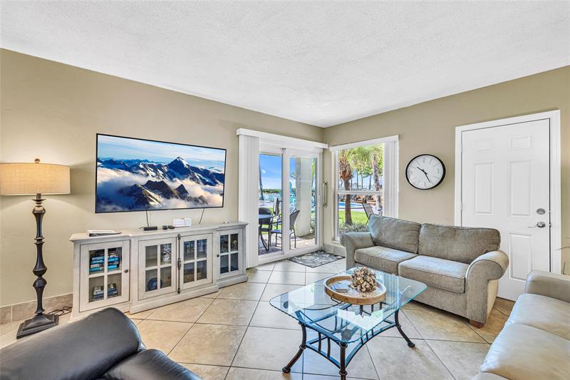 Image 4 of 32 For 4520 El Mar Dr  2