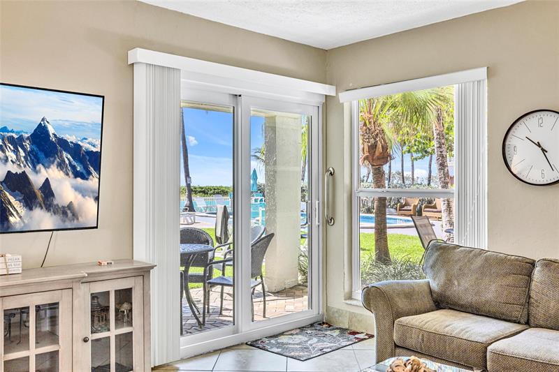 Image 5 of 32 For 4520 El Mar Dr  2