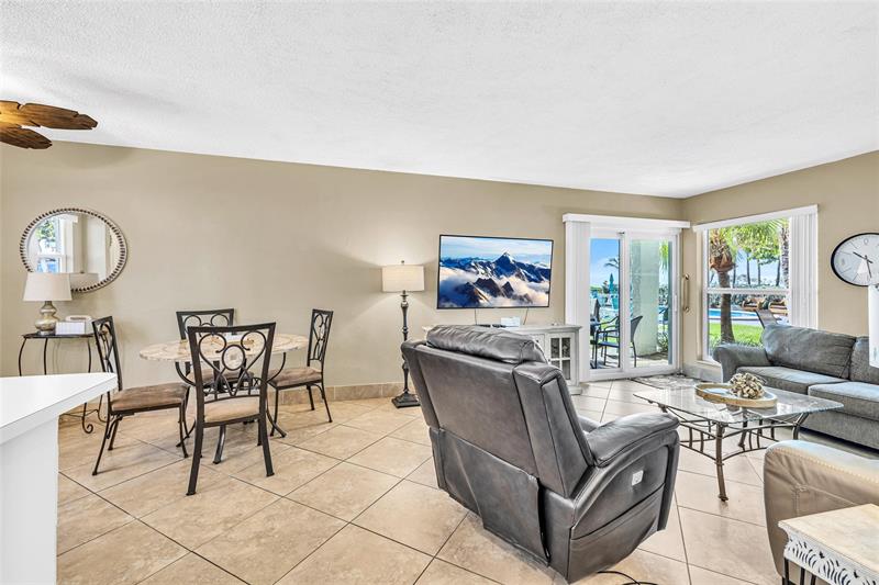 Image 7 of 32 For 4520 El Mar Dr  2