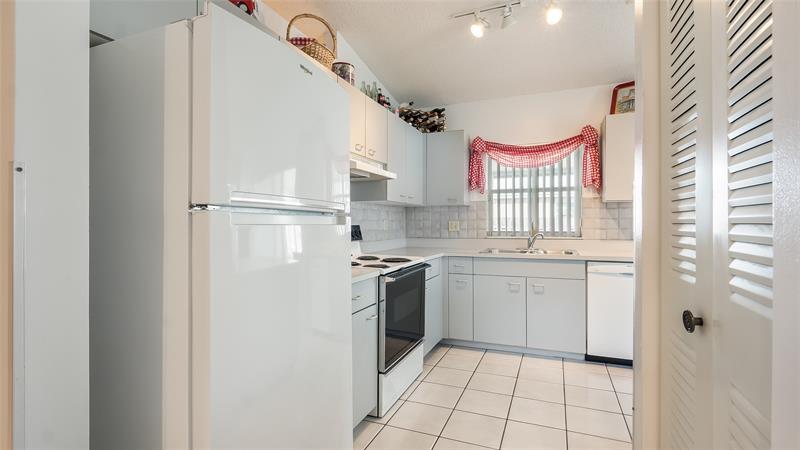 Image 40 of 43 For 4020 72nd Way