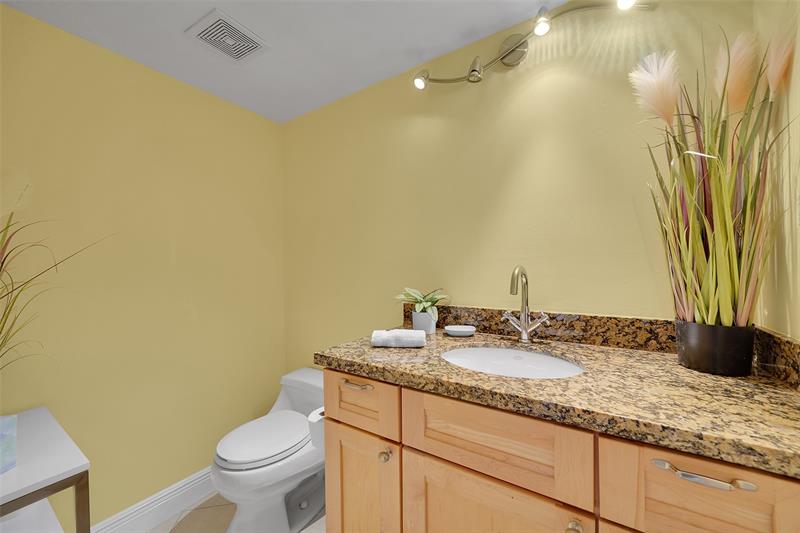 Image 11 of 42 For 3900 Galt Ocean Dr  708