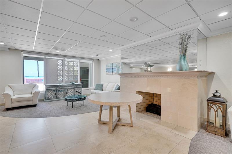 Image 32 of 42 For 3900 Galt Ocean Dr  708