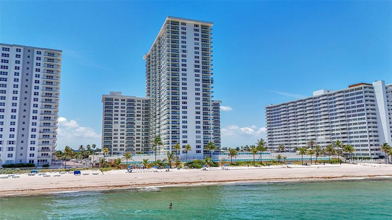 Image 40 of 42 For 3900 Galt Ocean Dr  708