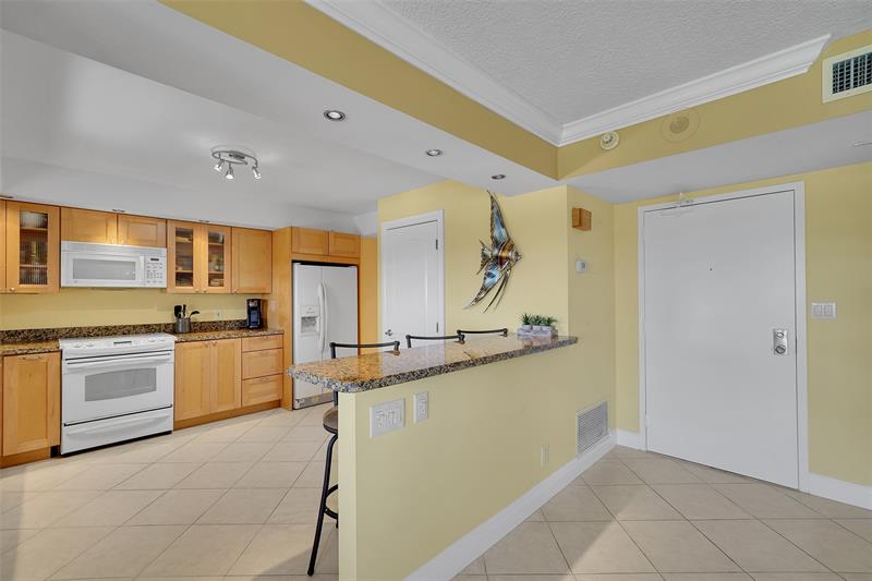 Image 5 of 42 For 3900 Galt Ocean Dr  708