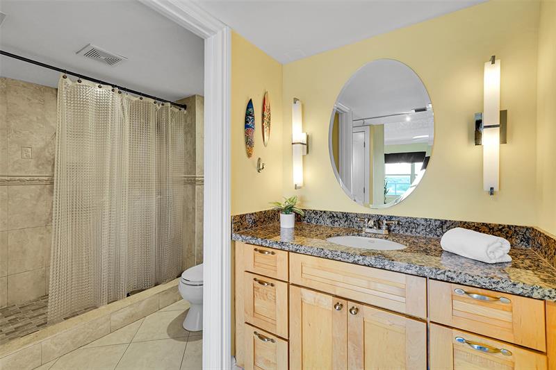 Image 9 of 42 For 3900 Galt Ocean Dr  708