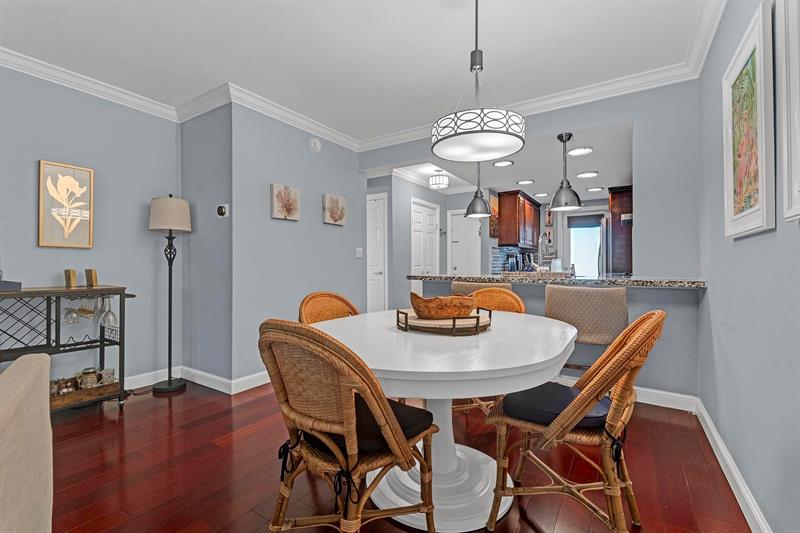 Image 16 of 34 For 2350 14th Street Cswy  103