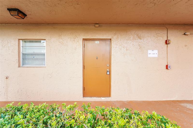 Image 11 of 23 For 3048 Sunrise Lakes Dr  112