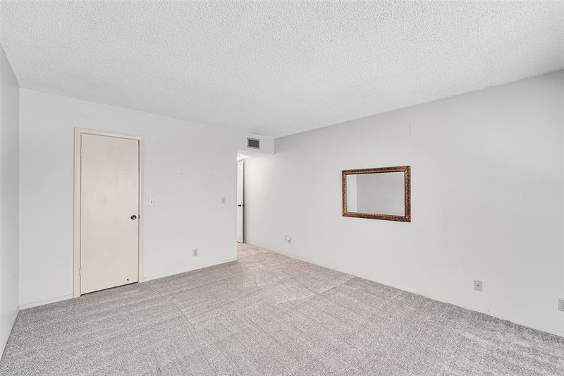 Image 21 of 23 For 3048 Sunrise Lakes Dr  112