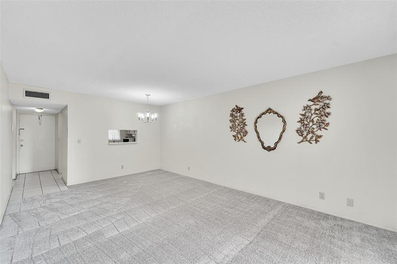 Image 4 of 23 For 3048 Sunrise Lakes Dr  112