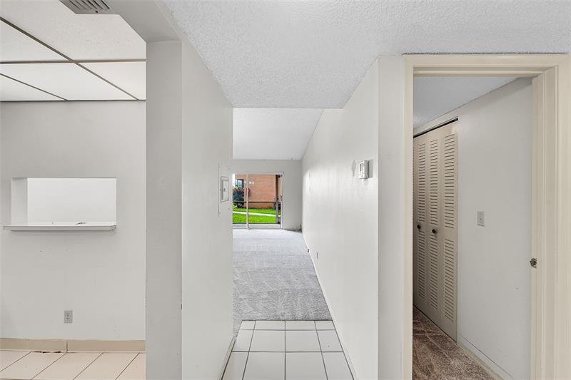 Image 8 of 23 For 3048 Sunrise Lakes Dr  112