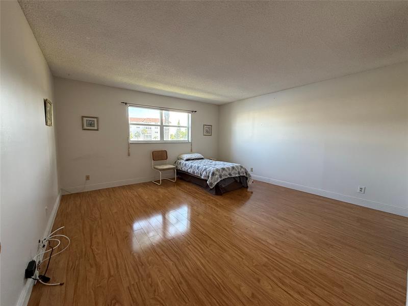 Image 10 of 20 For 4751 21st St  216