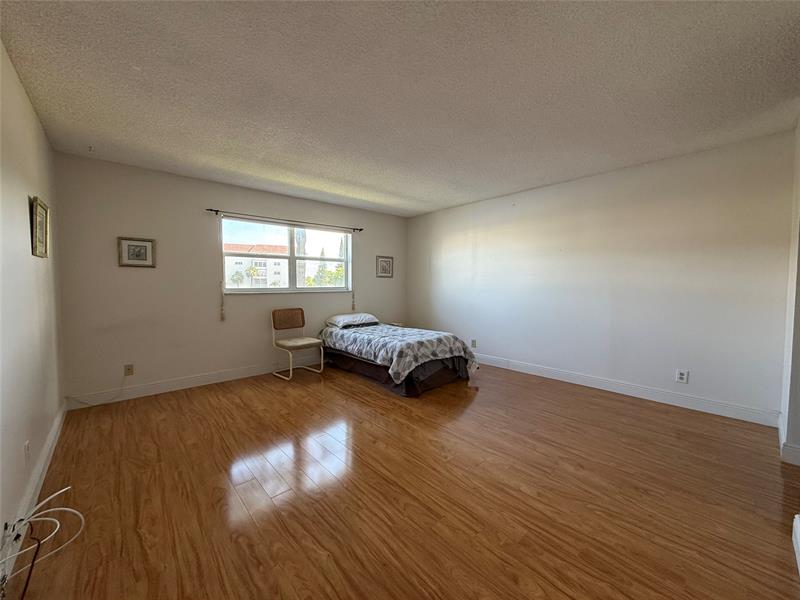 Image 11 of 20 For 4751 21st St  216