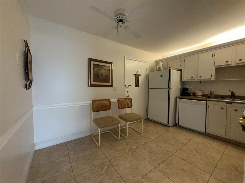 Image 15 of 20 For 4751 21st St  216