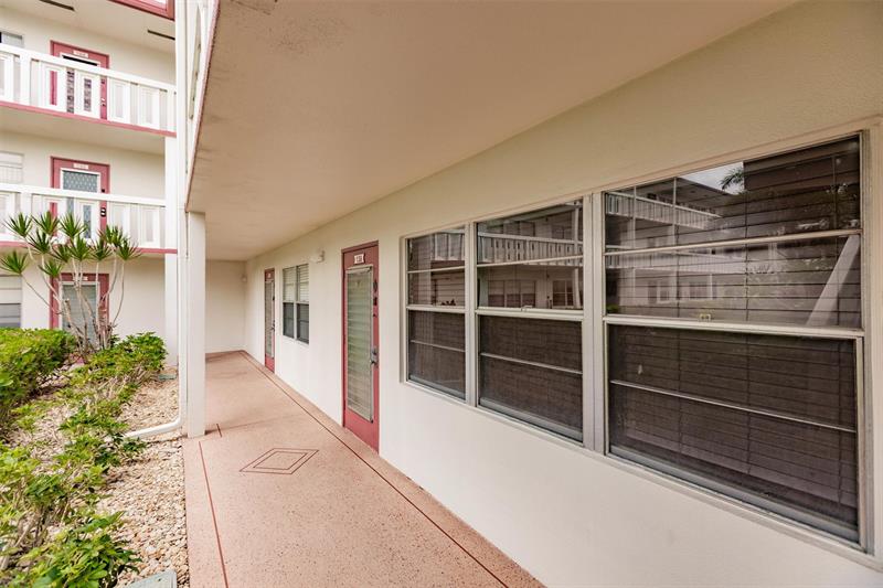 Image 6 of 27 For 138 Fanshaw D  138