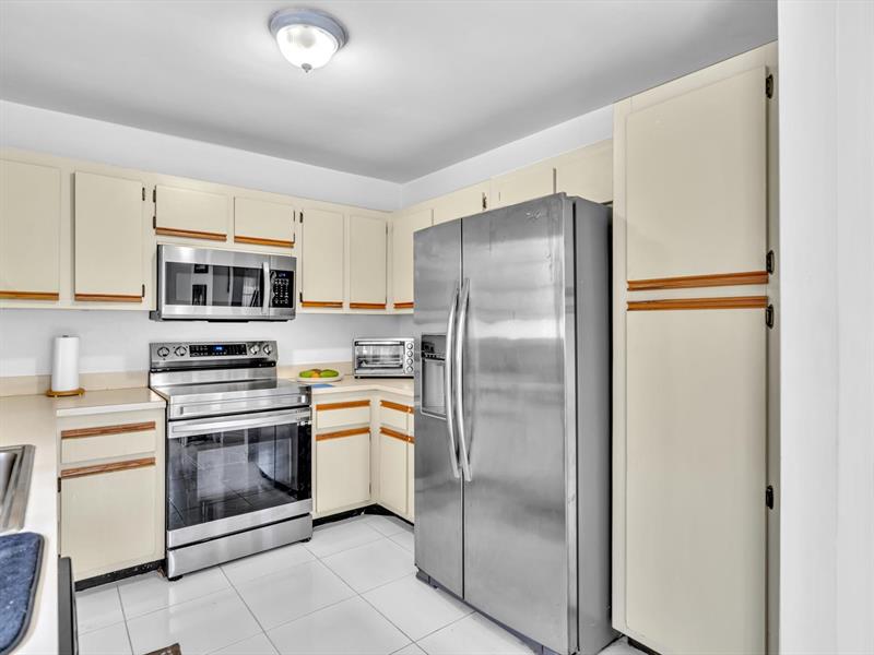 Image 16 of 50 For 10165 139th Pl