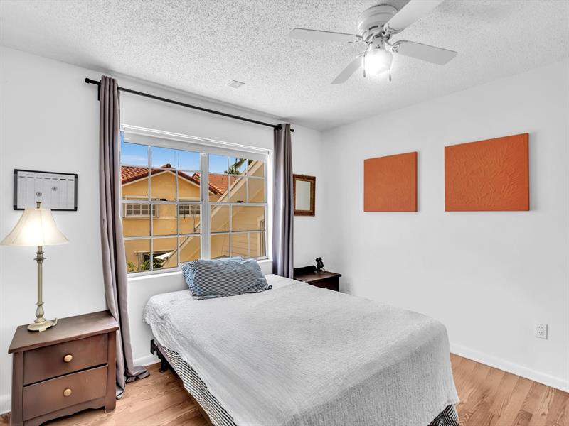 Image 41 of 50 For 10165 139th Pl