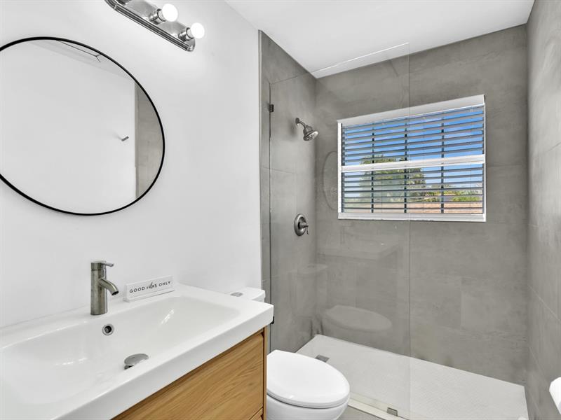 Image 42 of 50 For 10165 139th Pl
