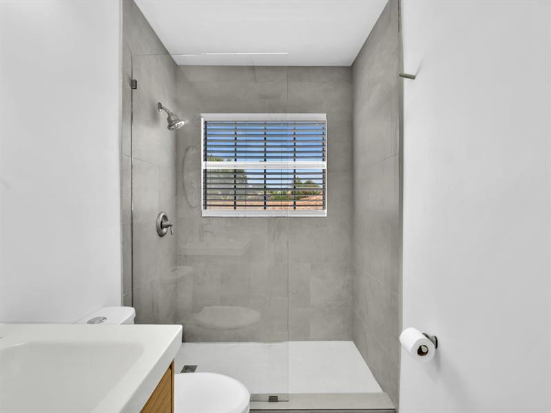 Image 43 of 50 For 10165 139th Pl