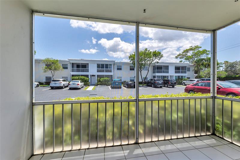 Image 22 of 44 For 6319 Bay Club Dr  1