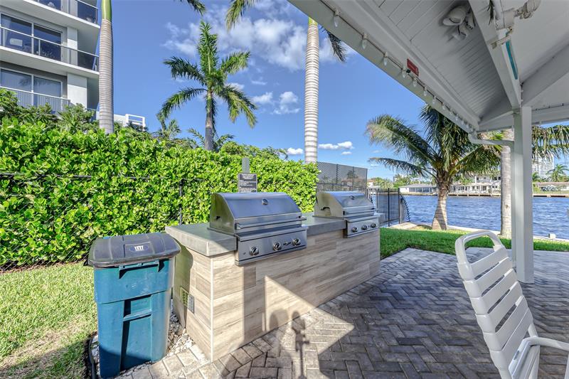 Image 31 of 44 For 6319 Bay Club Dr  1