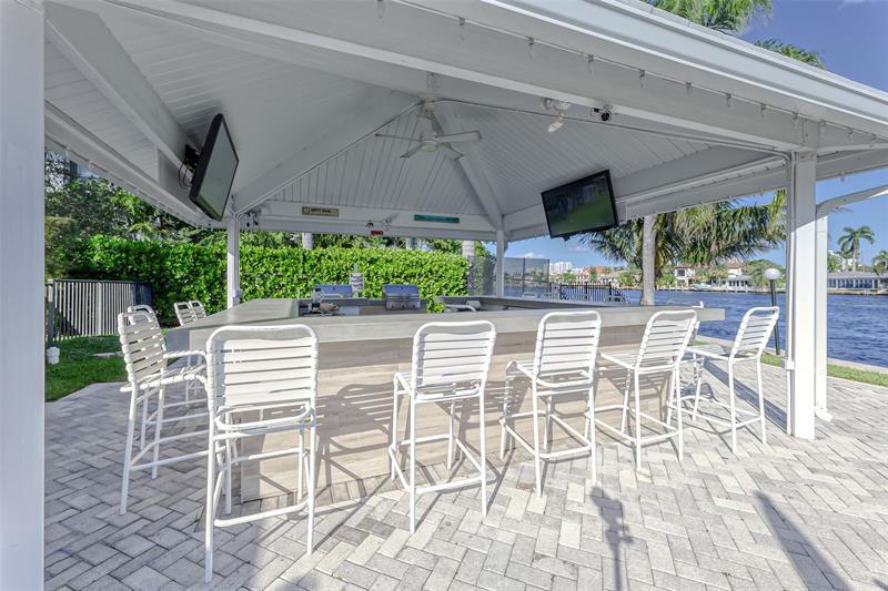Image 32 of 44 For 6319 Bay Club Dr  1