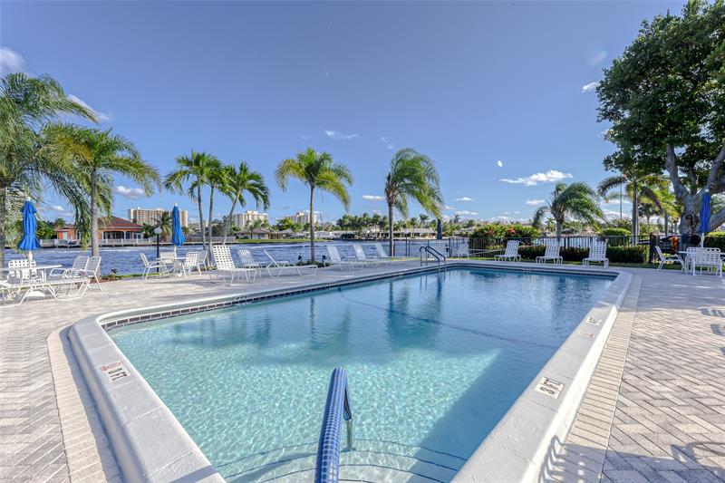 Image 33 of 44 For 6319 Bay Club Dr  1
