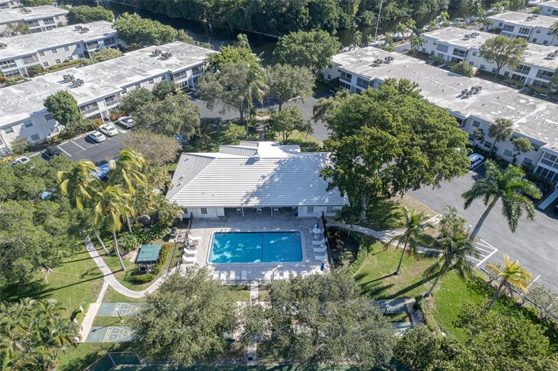 Image 39 of 44 For 6319 Bay Club Dr  1
