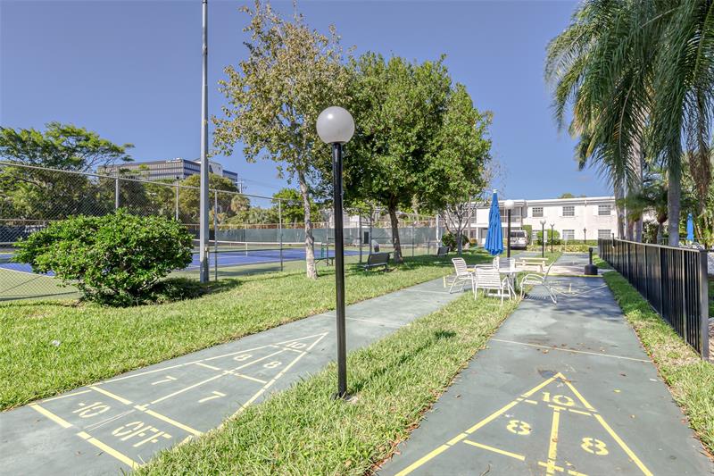 Image 41 of 44 For 6319 Bay Club Dr  1