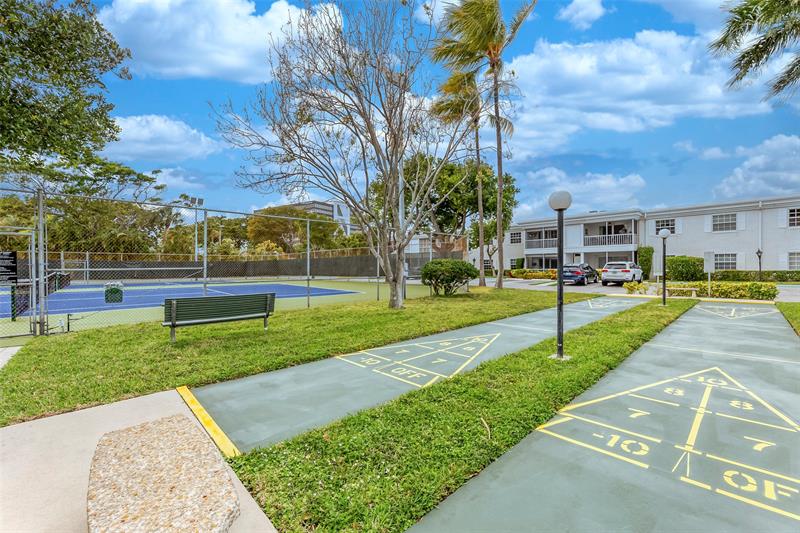 Image 43 of 44 For 6319 Bay Club Dr  1