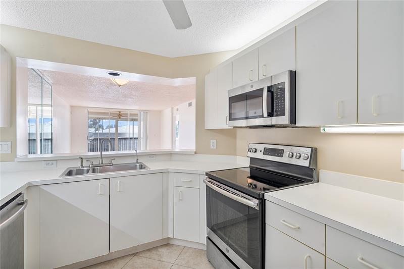 Image 11 of 27 For 7866 Trent Dr  302