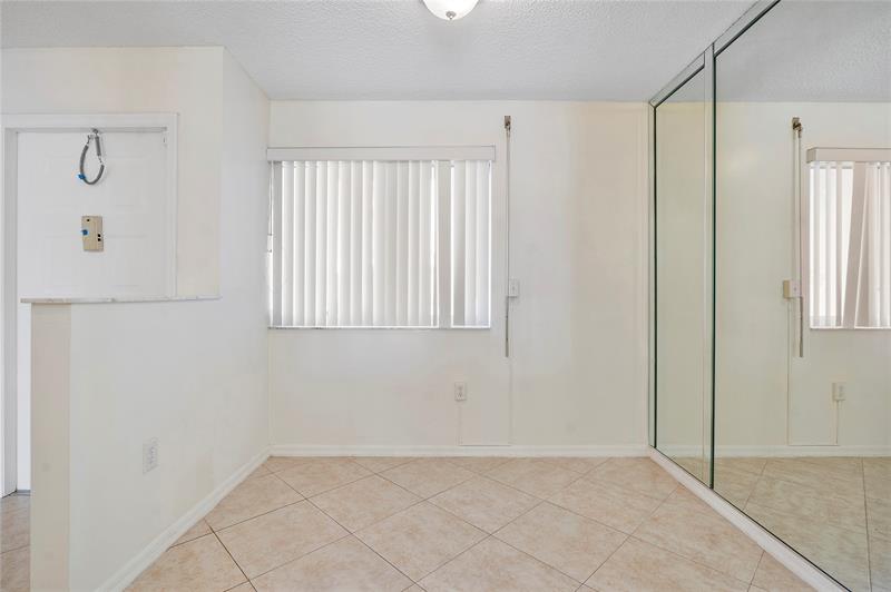 Image 12 of 27 For 7866 Trent Dr  302