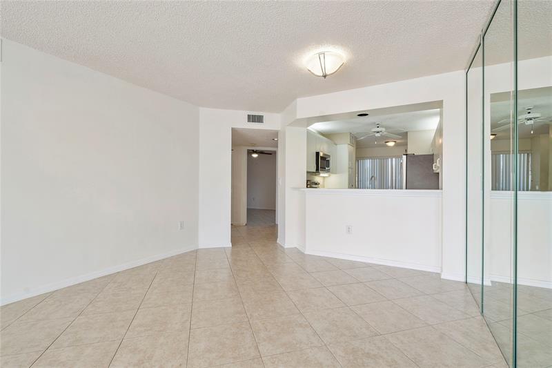 Image 18 of 27 For 7866 Trent Dr  302