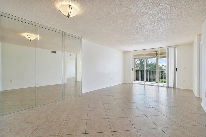 Image 19 of 27 For 7866 Trent Dr  302