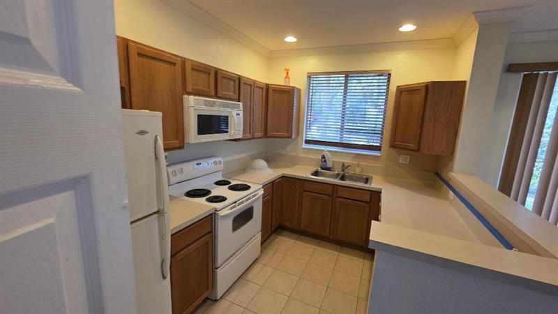 Image 5 of 12 For 3261 Laurel Ridge Cir