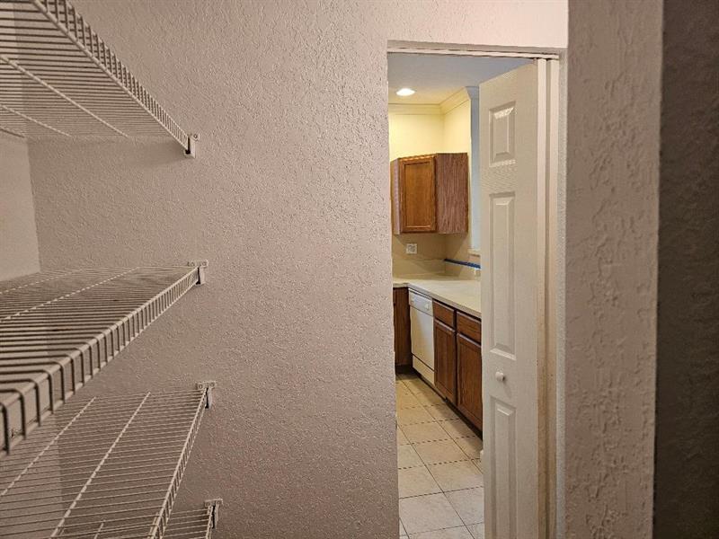 Image 6 of 12 For 3261 Laurel Ridge Cir