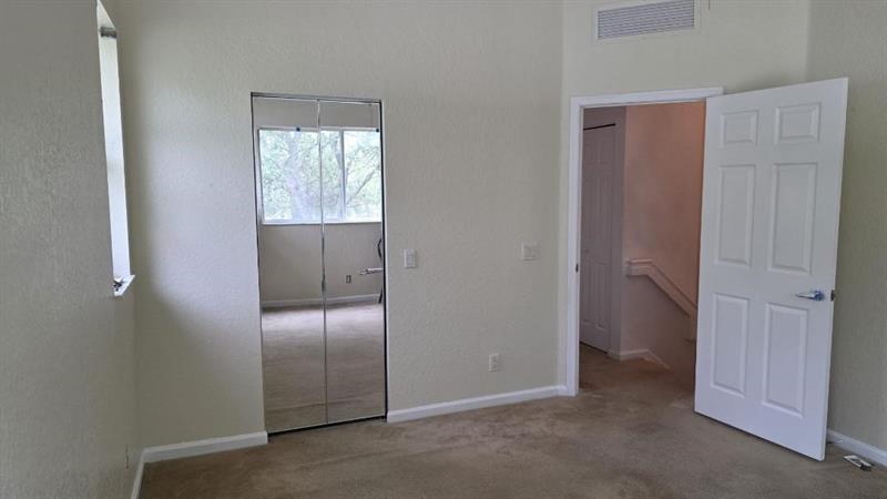 Image 7 of 12 For 3261 Laurel Ridge Cir