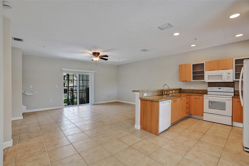 Image 9 of 30 For 2540 14th Av  202