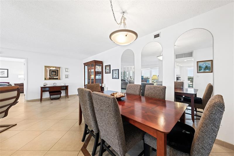 Image 11 of 30 For 2841 Ocean Blvd  1103