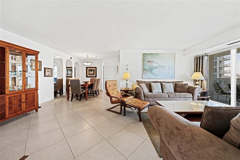 Image 15 of 30 For 2841 Ocean Blvd  1103